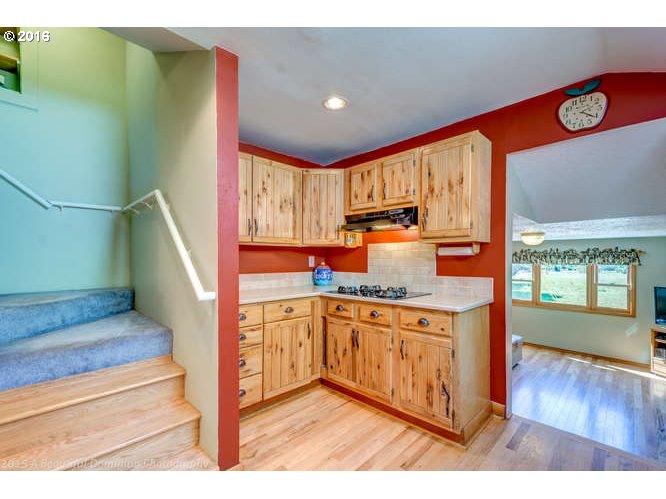 30949 Southeast Bluff Road Gresham, OR 97080 - Photo 11 of 31 Gallery Image 11