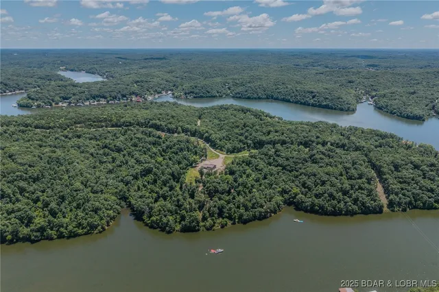 $774,999 | 26450 Eagle Point Road, Unit INDIAN CREEK COVE), Barnett, MO 65011