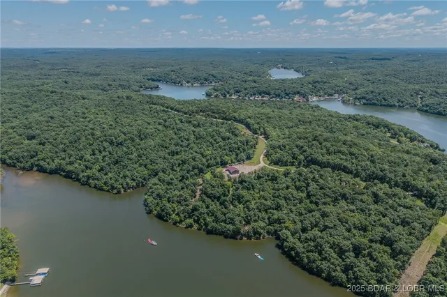 $774,999 | 26450 Eagle Point Road, Unit INDIAN CREEK COVE), Barnett, MO 65011