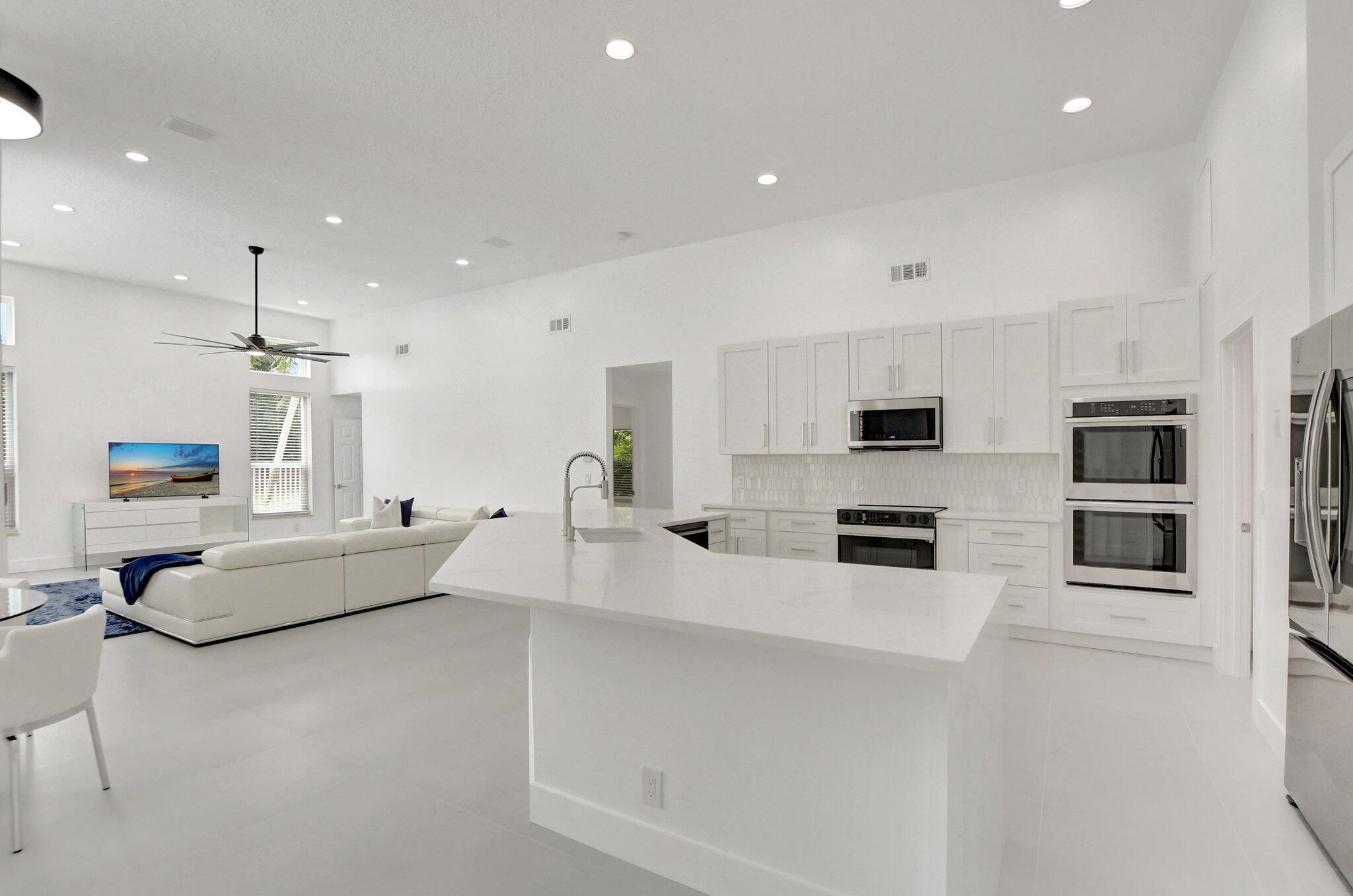19262 Cloister Lake Lane Boca Raton, FL 33498 - Photo 7 of 107 18-web-or-mls-DSC_0671