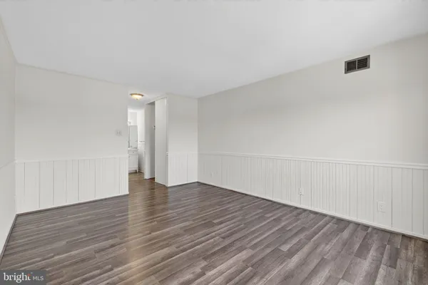 $345,000 | 307 Yoakum Parkway, Unit 920, Alexandria, VA 22304