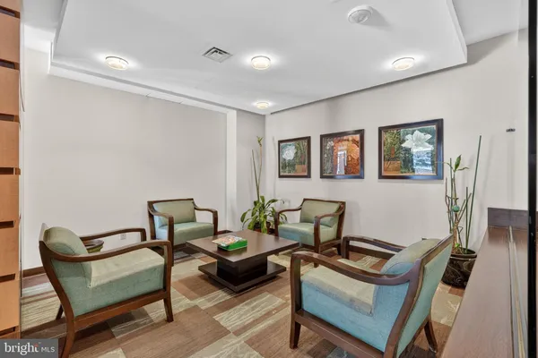 $345,000 | 307 Yoakum Parkway, Unit 920, Alexandria, VA 22304