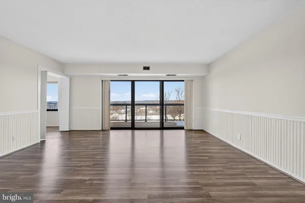 $345,000 | 307 Yoakum Parkway, Unit 920, Alexandria, VA 22304