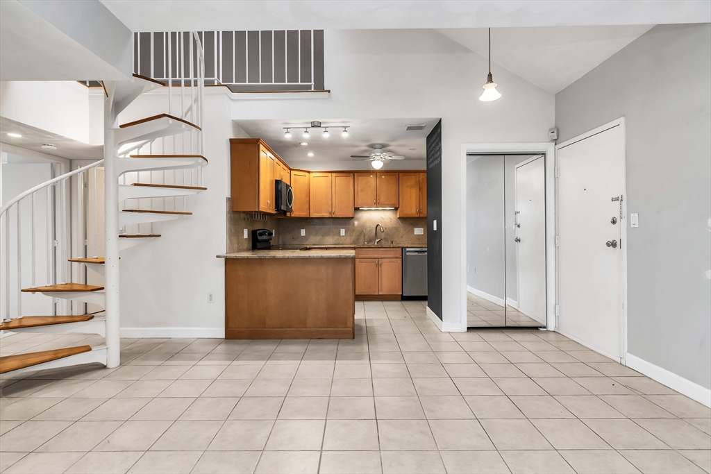 21 Margin Street, Unit 33 Lynn, MA 01905 - Photo 7 of 29