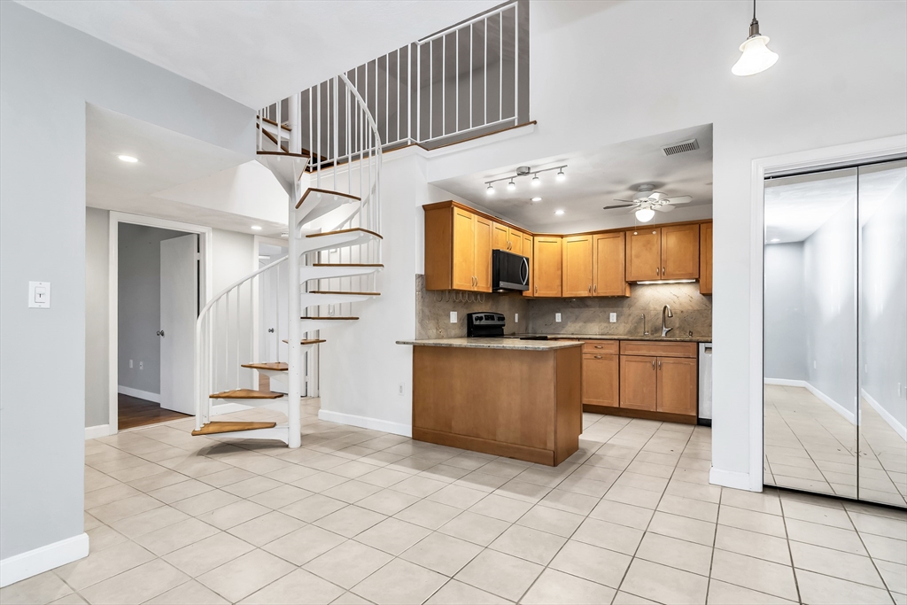 21 Margin Street, Unit 33 Lynn, MA 01905 - Photo 8 of 29