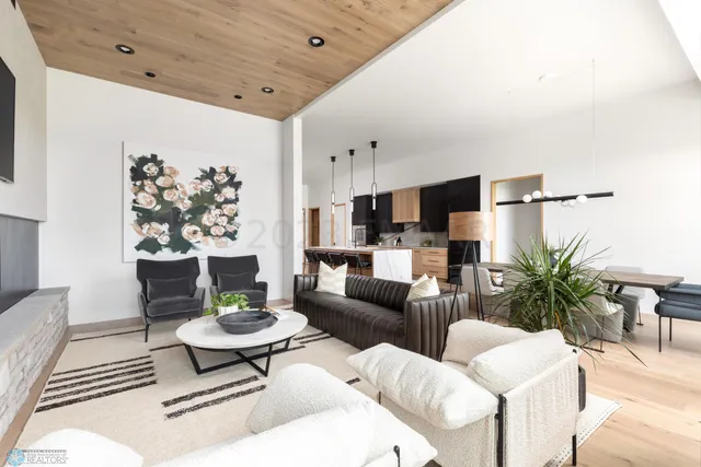 $1,249,000 | 505 Oak Street North, Unit 503, Fargo, ND 58102