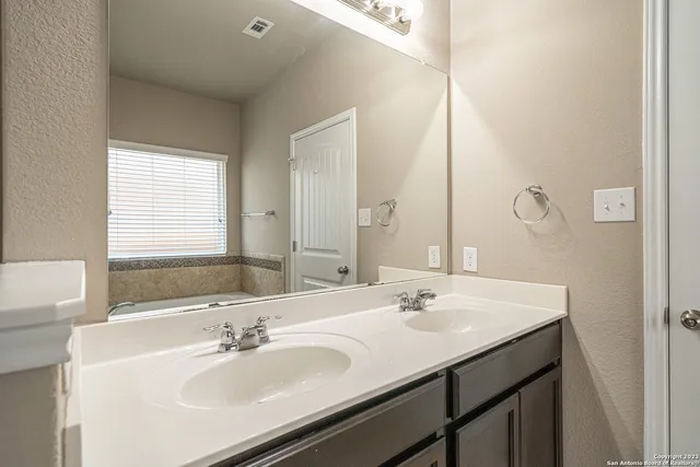 $2,550 | 12911 Brewster, San Antonio, TX 78253