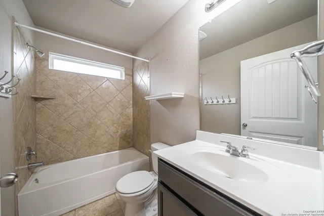 $2,550 | 12911 Brewster, San Antonio, TX 78253