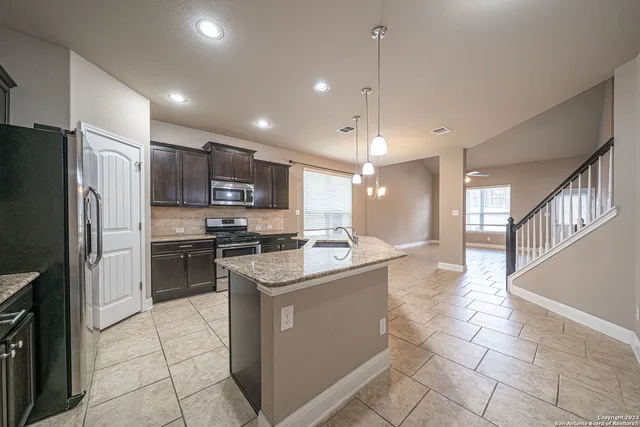 $2,550 | 12911 Brewster, San Antonio, TX 78253