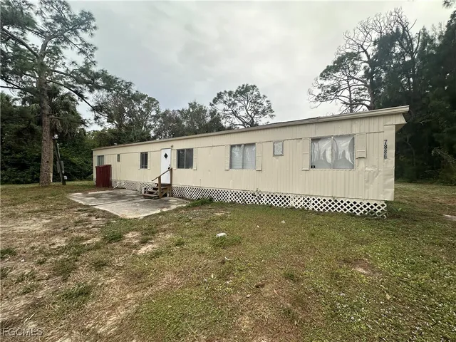 $895 | 7886 Breeze Drive, North Fort Myers, FL 33917