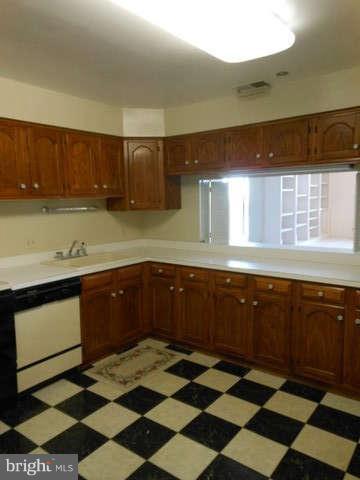 1301 North Courthouse Road, Unit 1805 Arlington, VA 22201 - Photo 11 of 28 Kitchen