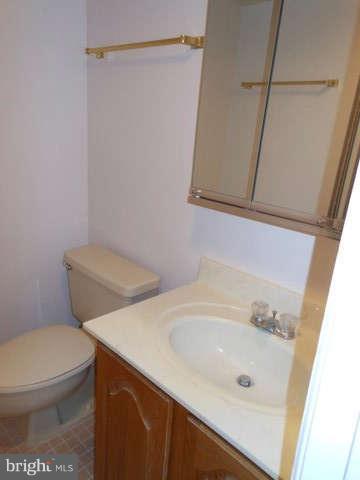 1301 North Courthouse Road, Unit 1805 Arlington, VA 22201 - Photo 14 of 28 Bath