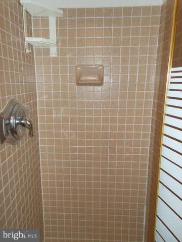 1301 North Courthouse Road, Unit 1805 Arlington, VA 22201 - Photo 15 of 28 Bath