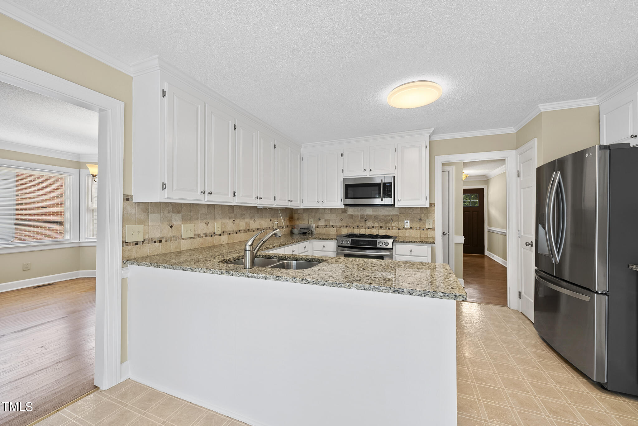 7608 Harborough Court Raleigh, NC 27613 - Photo 5 of 27 Kitchen