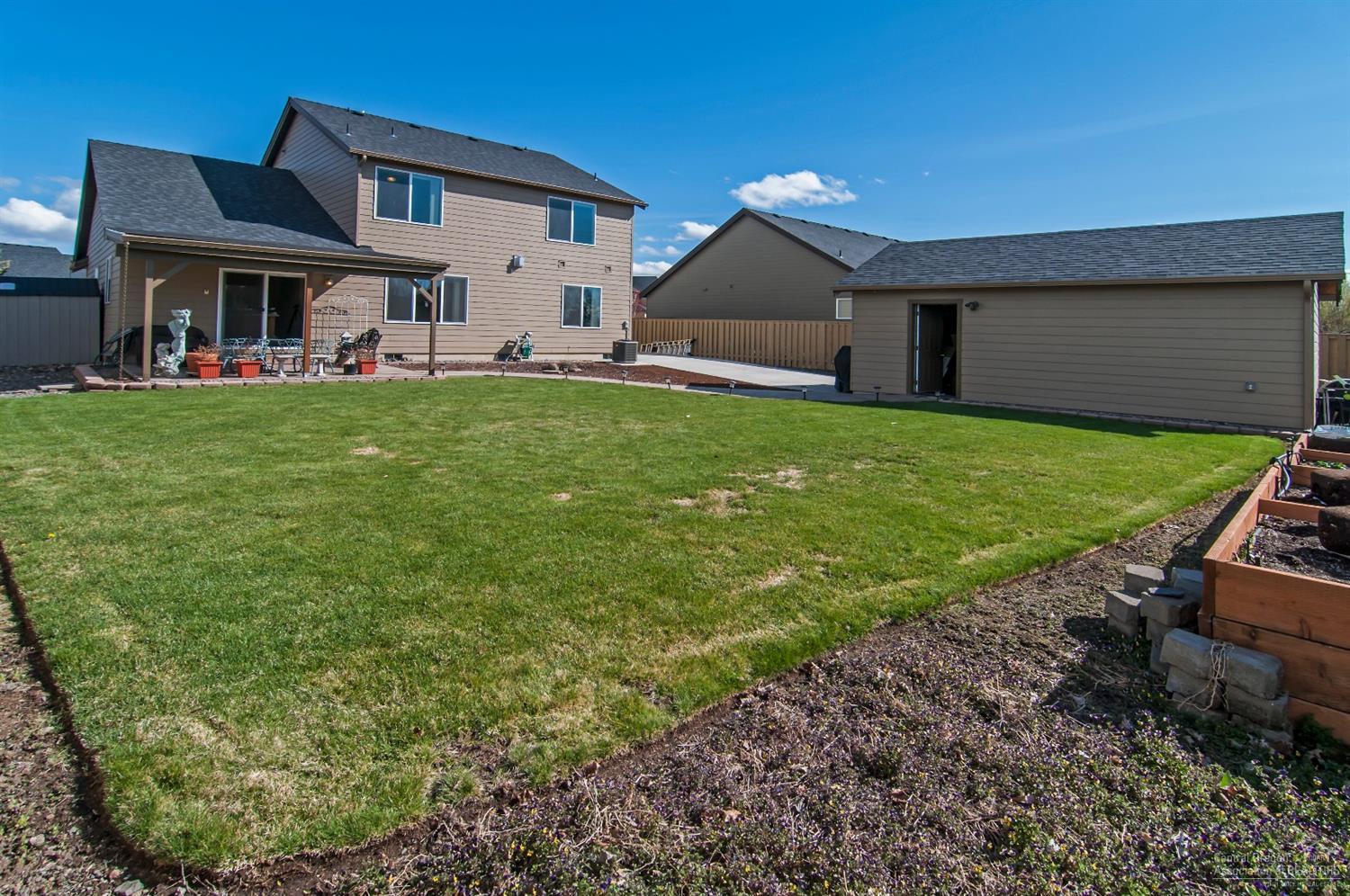 2833 Southwest 50th Street Redmond, OR 97756 - Photo 5 of 25 Additional Photo