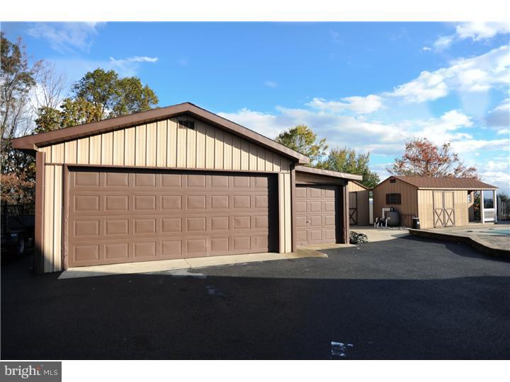 3511 Timber Lane Slatington, PA 18080 - Photo 23 of 25 Garage