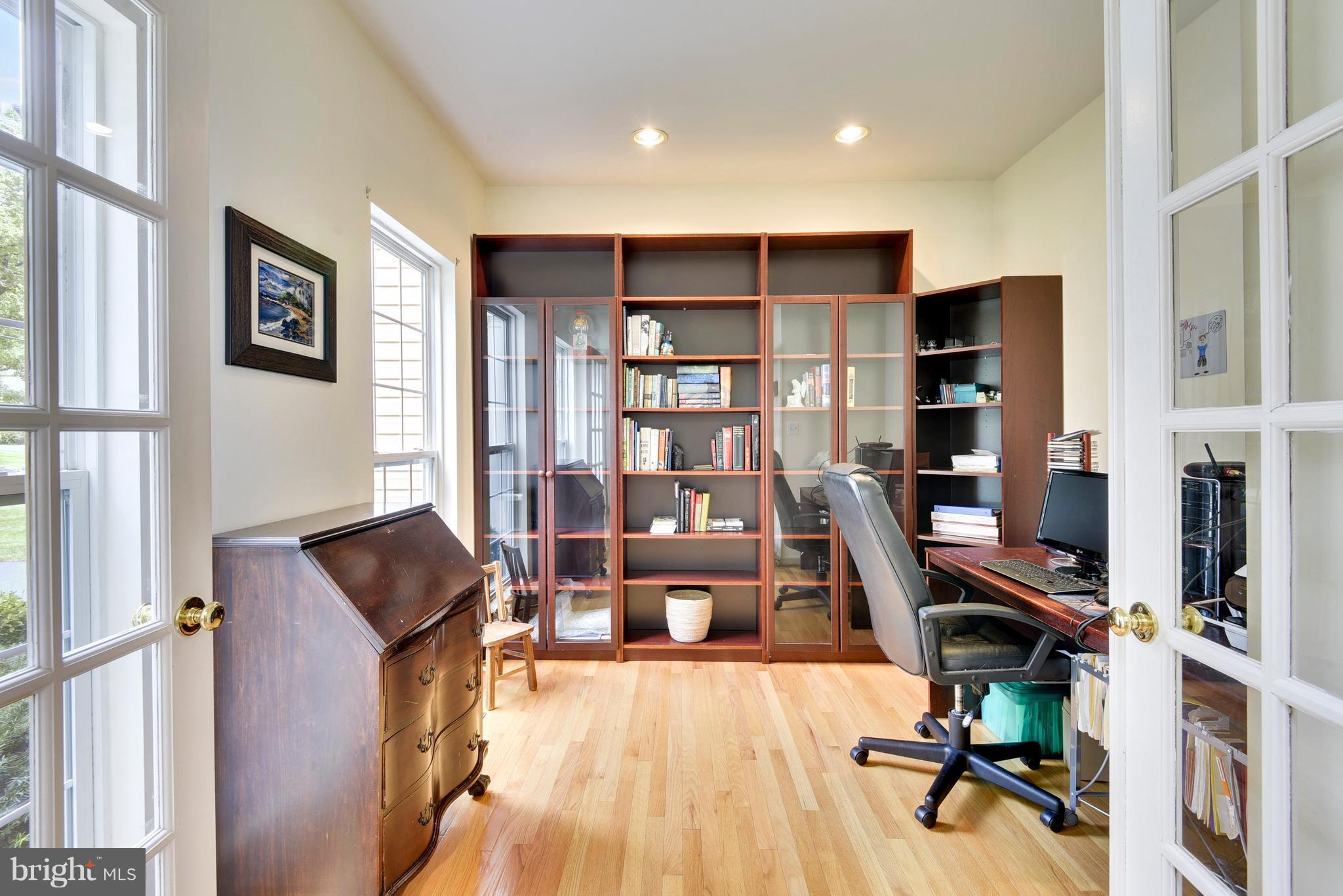 6729 Catskill Road Lorton, VA 22079 - Photo 13 of 30 Office