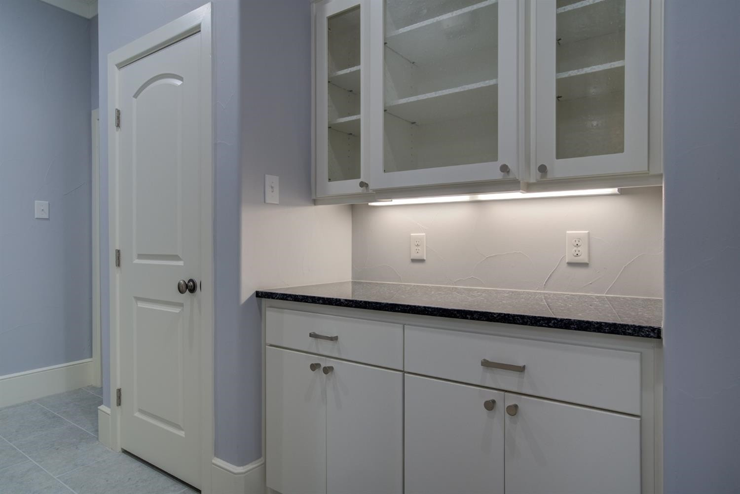 4002 113th Street Lubbock, TX 79423 - Photo 18 of 50 a close view of cabinet