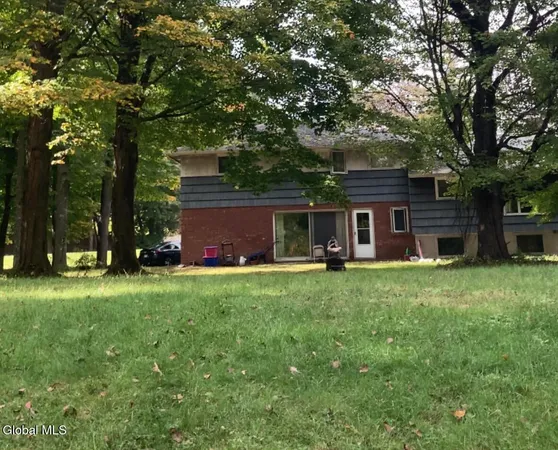 $285,000 | 32 Troy Road, East Greenbush, NY 12061
