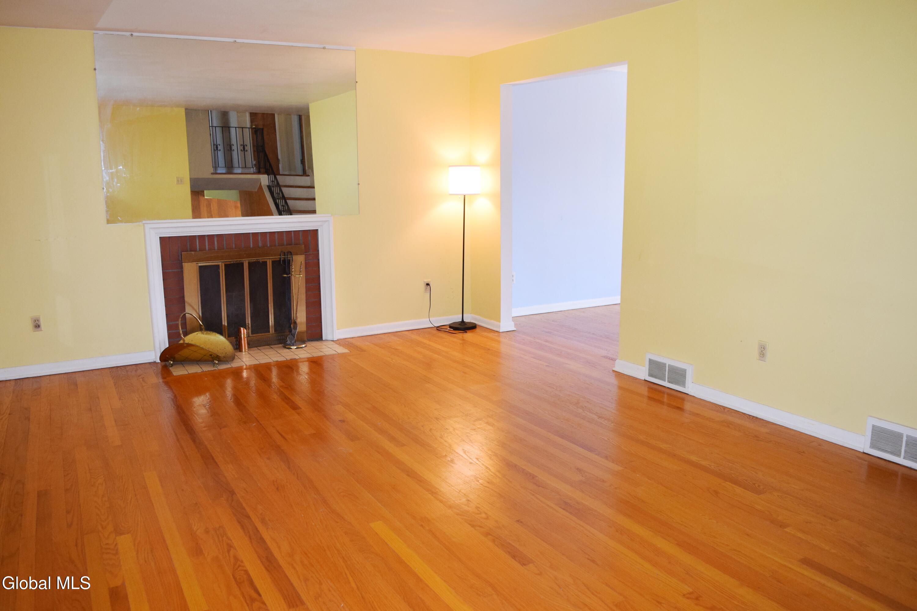 32 Troy Road East Greenbush, NY 12061 - Photo 17 of 55 Living Room