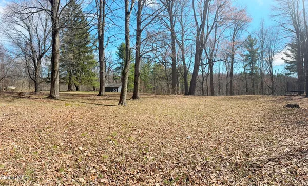 $285,000 | 32 Troy Road, East Greenbush, NY 12061