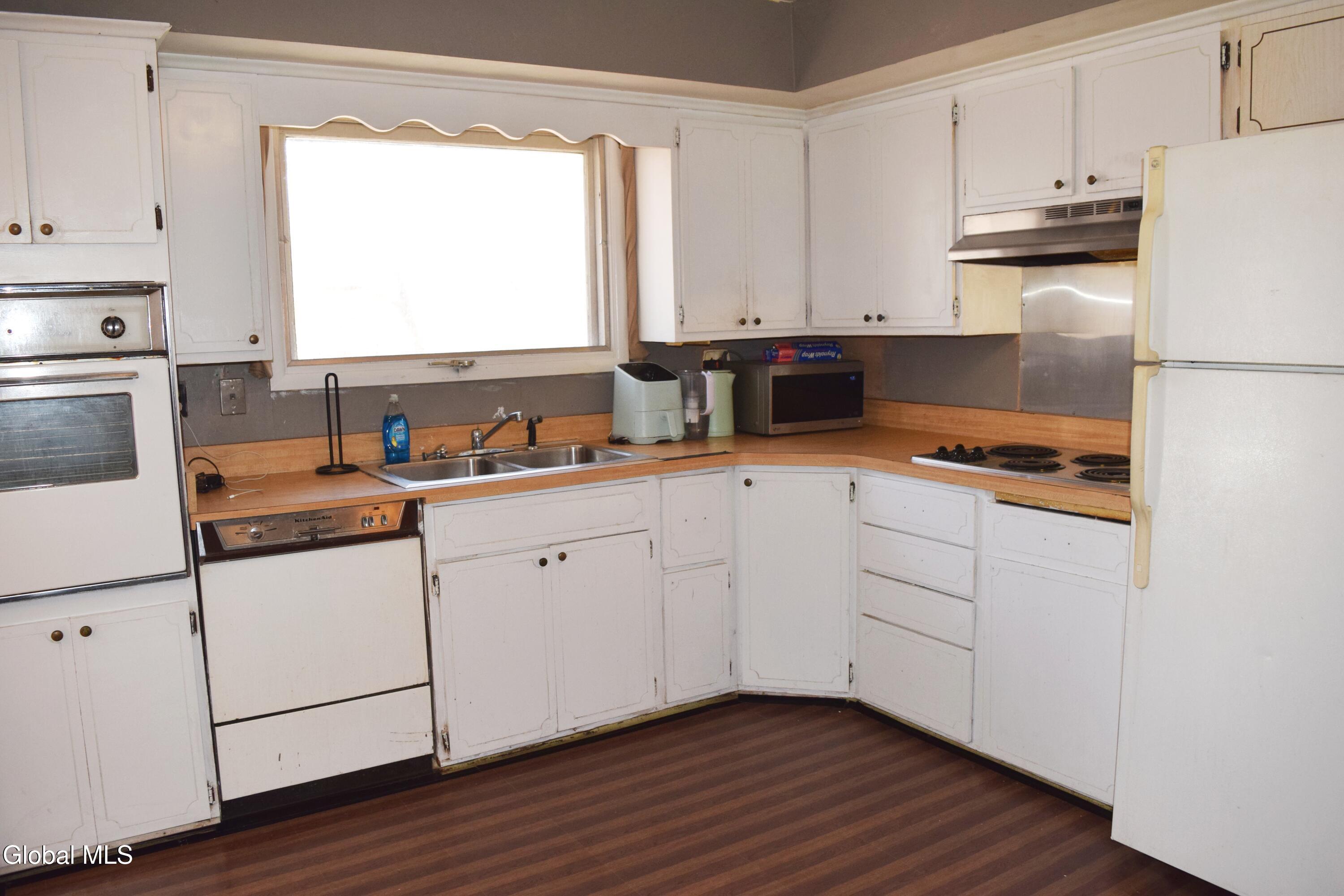 32 Troy Road East Greenbush, NY 12061 - Photo 22 of 55 Kitchen