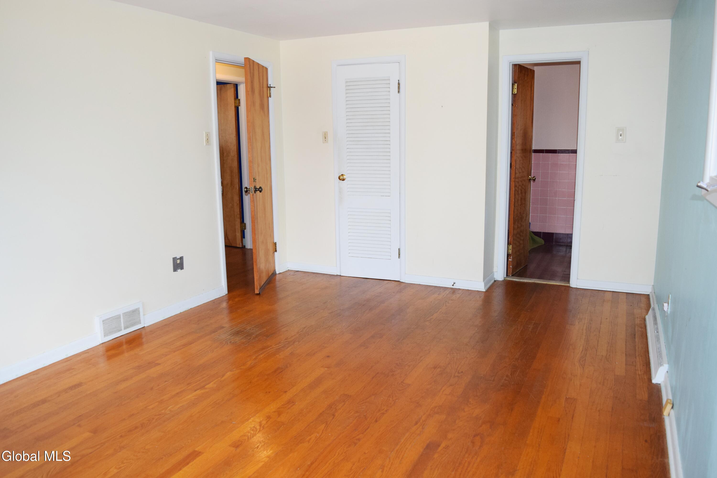32 Troy Road East Greenbush, NY 12061 - Photo 26 of 55 Primary BR w/ Walk-in Closet