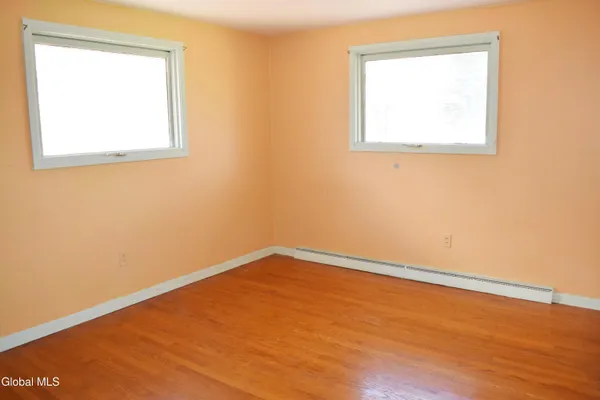 $285,000 | 32 Troy Road, East Greenbush, NY 12061
