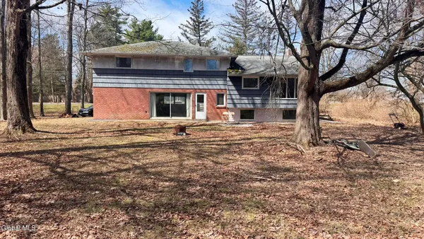 $285,000 | 32 Troy Road, East Greenbush, NY 12061