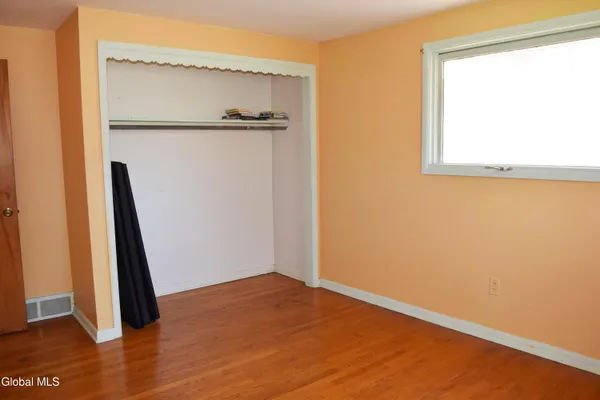 $285,000 | 32 Troy Road, East Greenbush, NY 12061