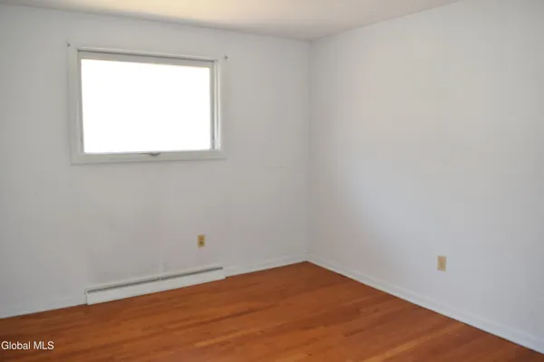 $285,000 | 32 Troy Road, East Greenbush, NY 12061