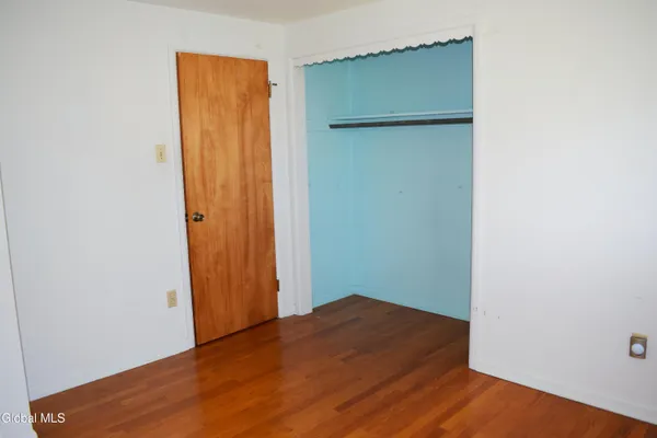 $285,000 | 32 Troy Road, East Greenbush, NY 12061