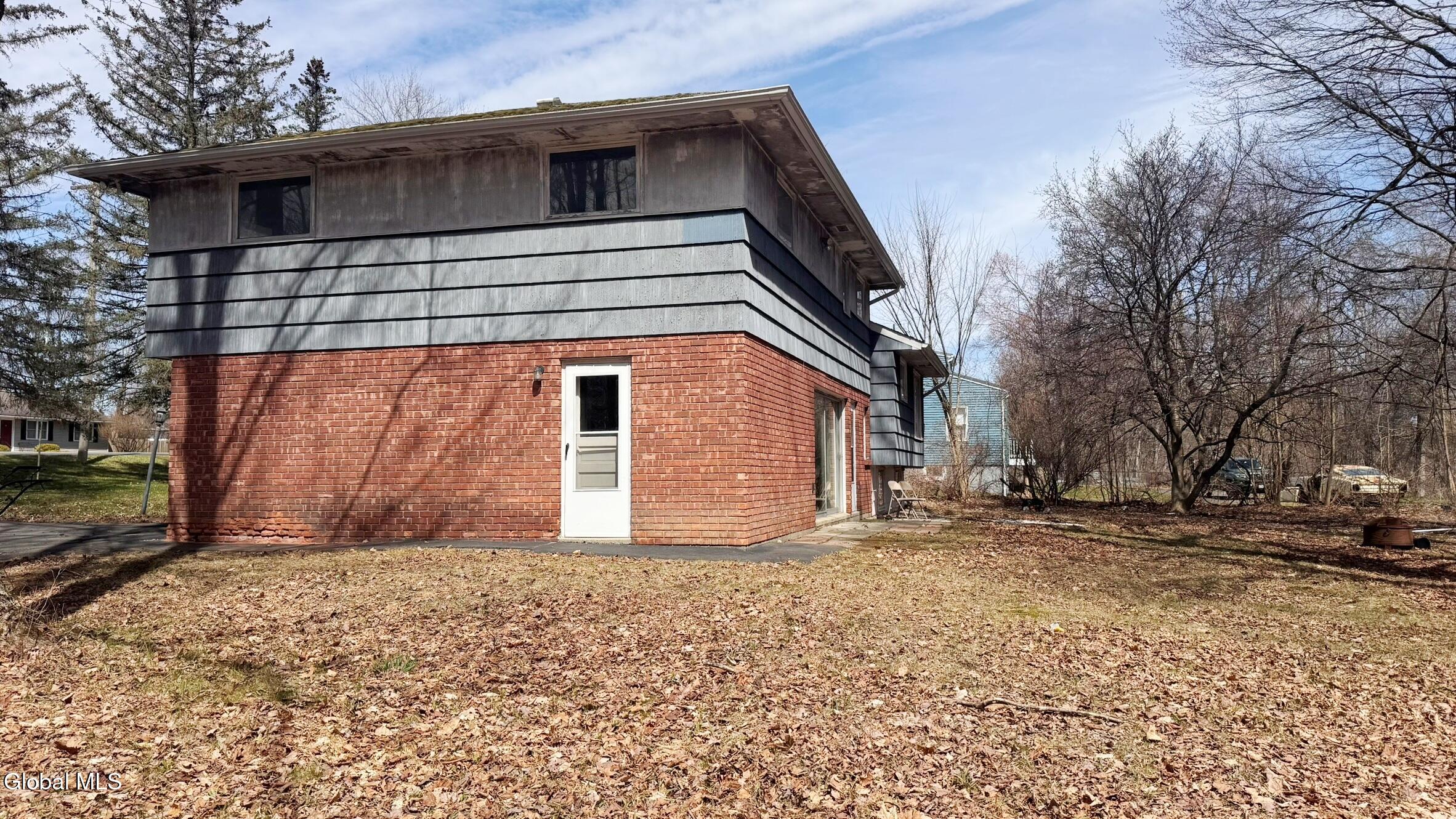 32 Troy Road East Greenbush, NY 12061 - Photo 4 of 55 Garage Side Entrance