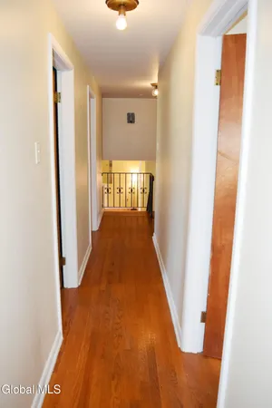 $285,000 | 32 Troy Road, East Greenbush, NY 12061
