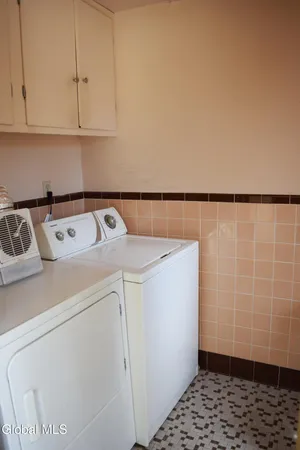 $285,000 | 32 Troy Road, East Greenbush, NY 12061