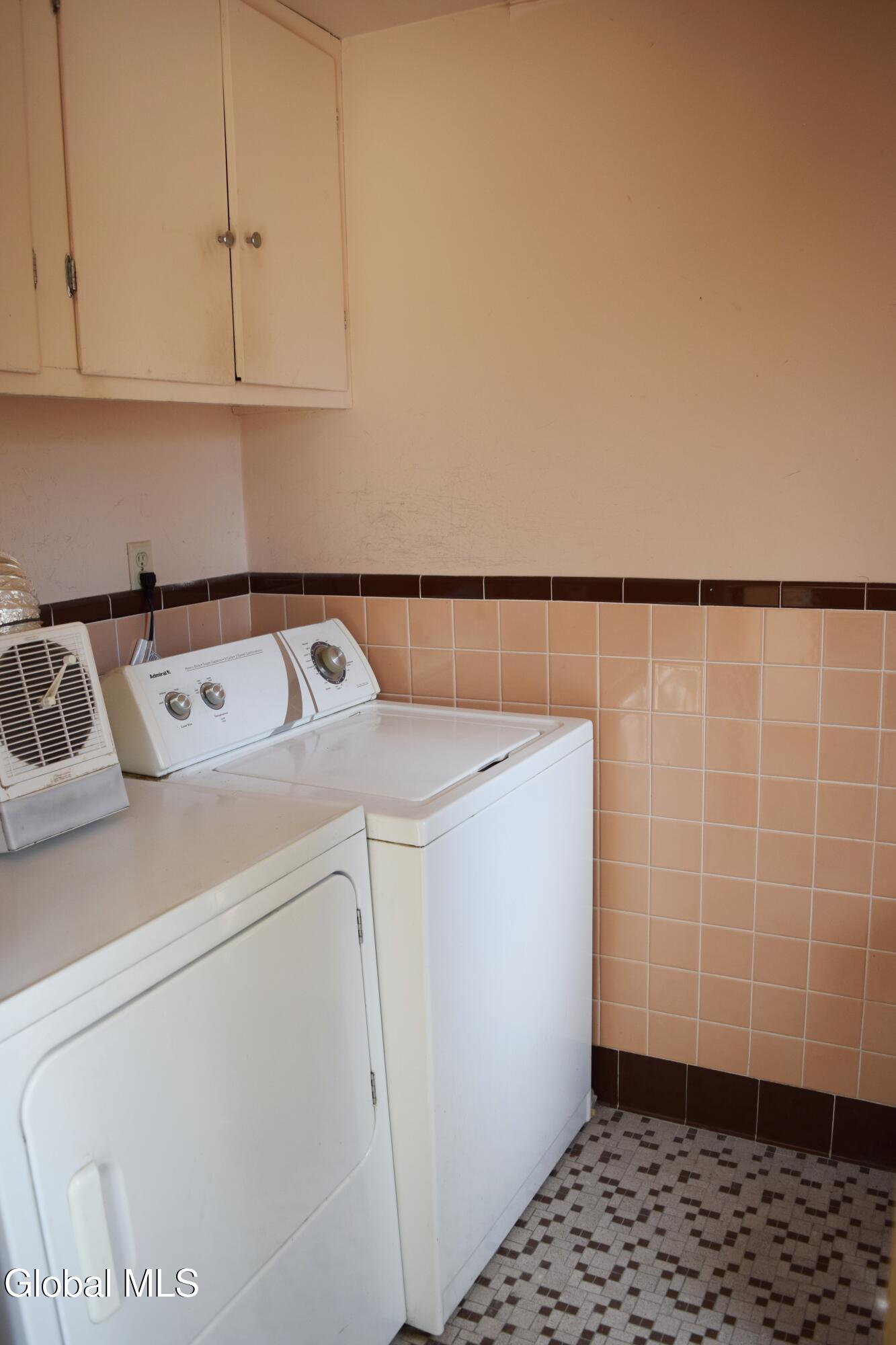 32 Troy Road East Greenbush, NY 12061 - Photo 48 of 55 1/2 BA & Laundry Rm