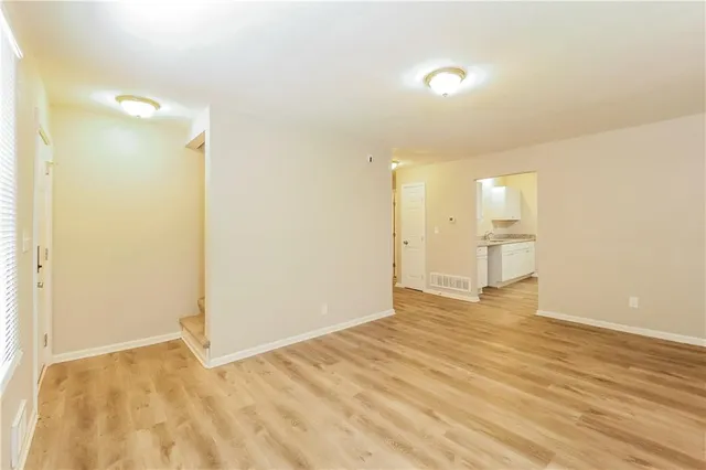 $1,495 | 2411 East 77th Street, Kansas City, MO 64132