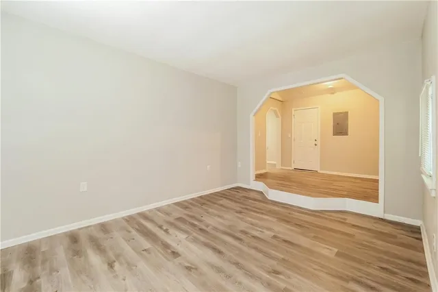 $1,495 | 2411 East 77th Street, Kansas City, MO 64132