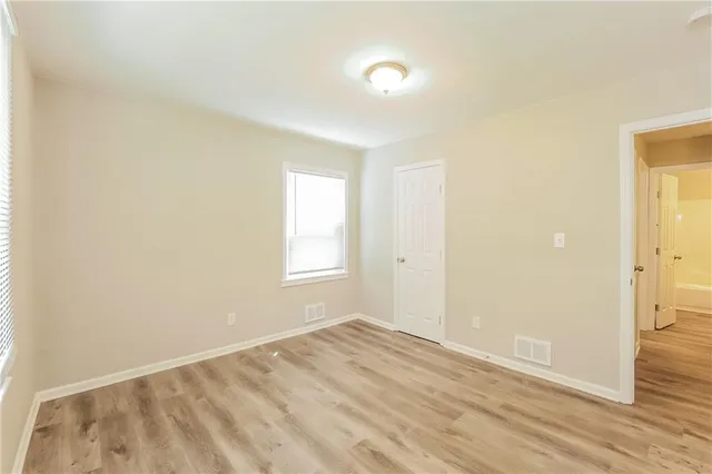 $1,495 | 2411 East 77th Street, Kansas City, MO 64132