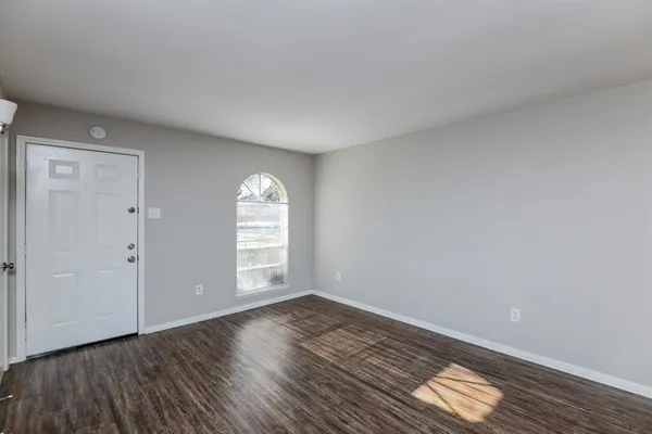 $1,715 | 129 Sheffield Drive, Cedar Hill, TX 75104