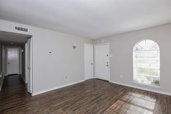 $1,715 | 129 Sheffield Drive, Cedar Hill, TX 75104