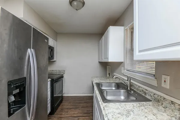 $1,715 | 129 Sheffield Drive, Cedar Hill, TX 75104