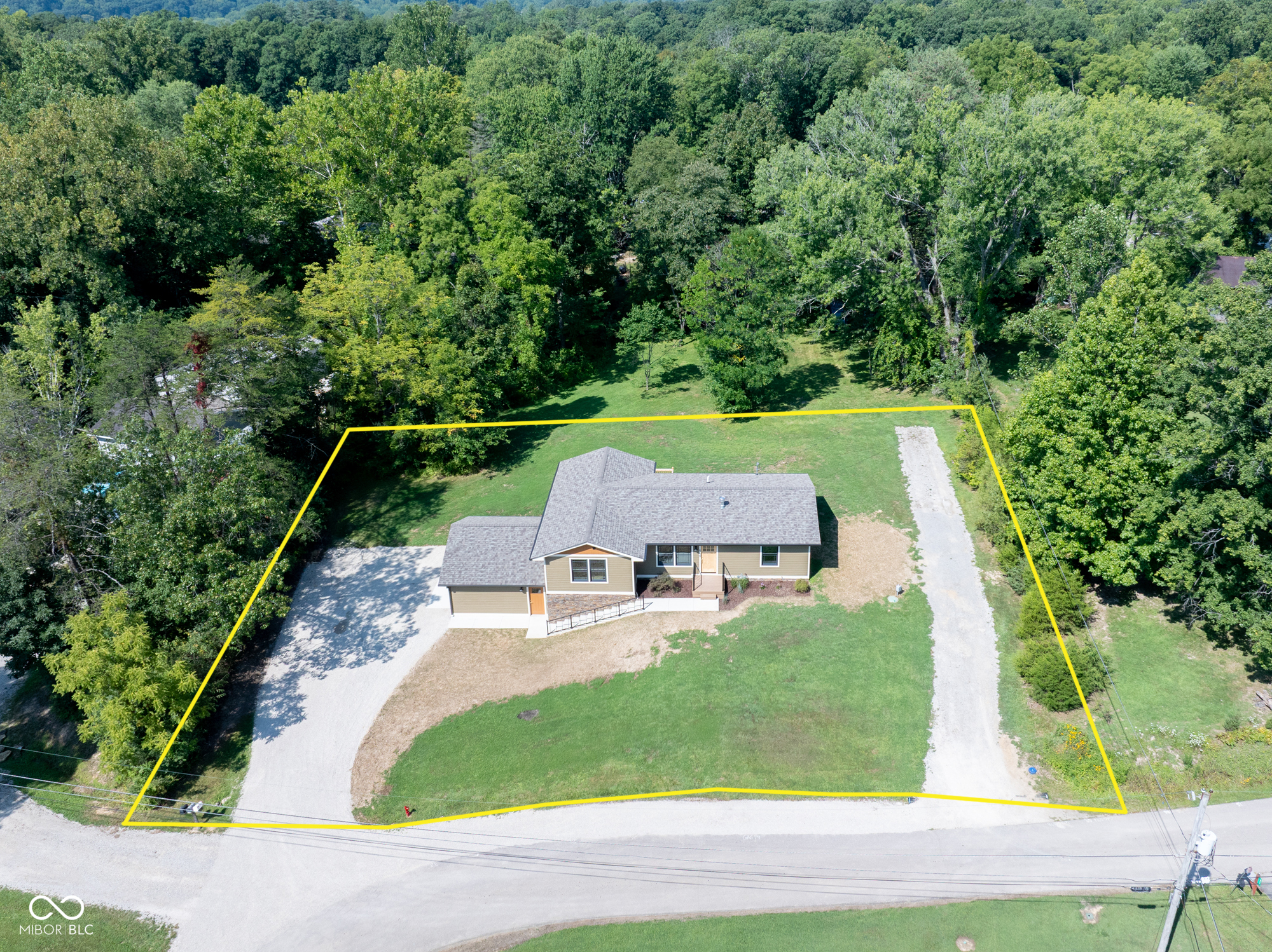 568 McGee Road Nashville, IN 47448 - Photo 4 of 36