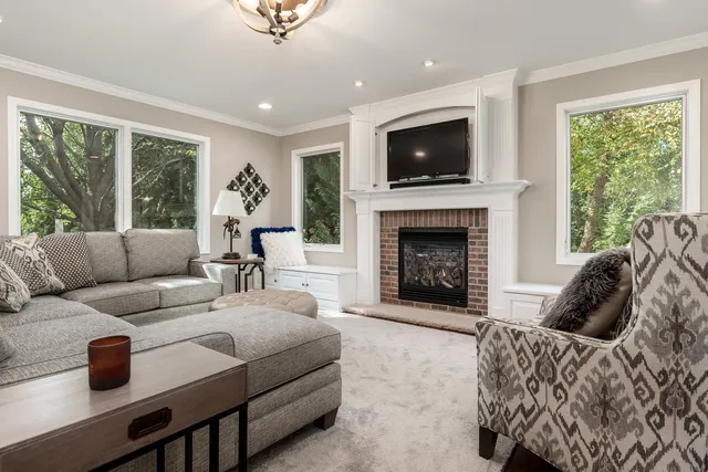 $945,000 | 8551-8589 Rote Road, Rockford, IL 61107