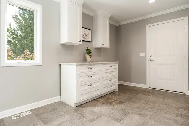 $945,000 | 8551-8589 Rote Road, Rockford, IL 61107