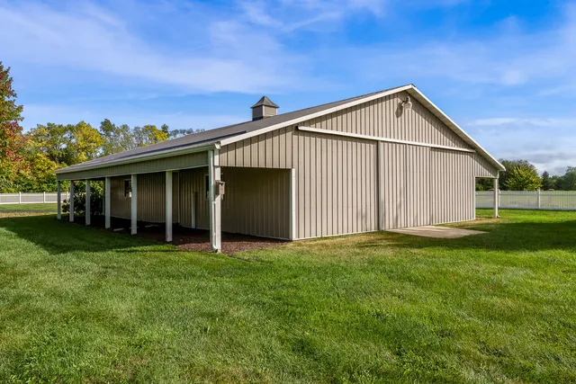 $945,000 | 8551-8589 Rote Road, Rockford, IL 61107