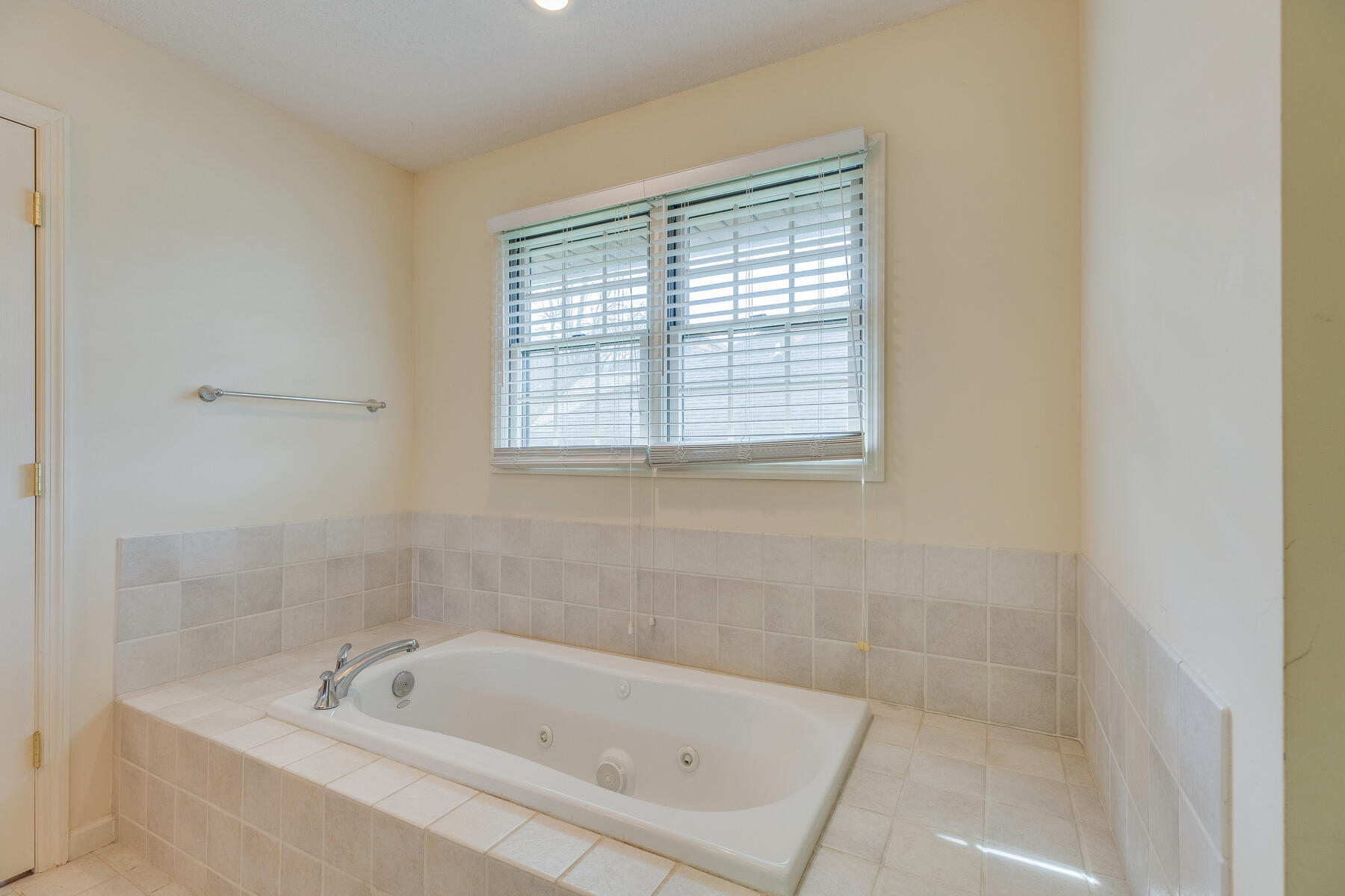 2646 Cherokee Road, Unit 2 Johnson City, TN 37604 - Photo 20 of 33 020