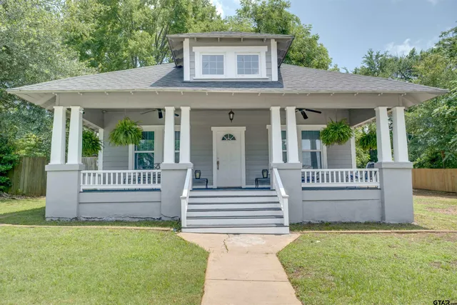 $185,000 | 518 East Reagan Street, Palestine, TX 75801