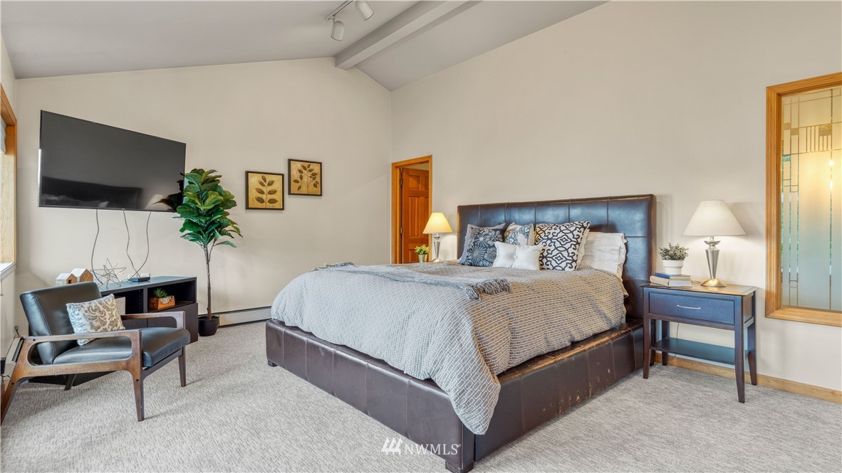 13048 Riviera Place Northeast Seattle, WA 98125 - Photo 22 of 39
