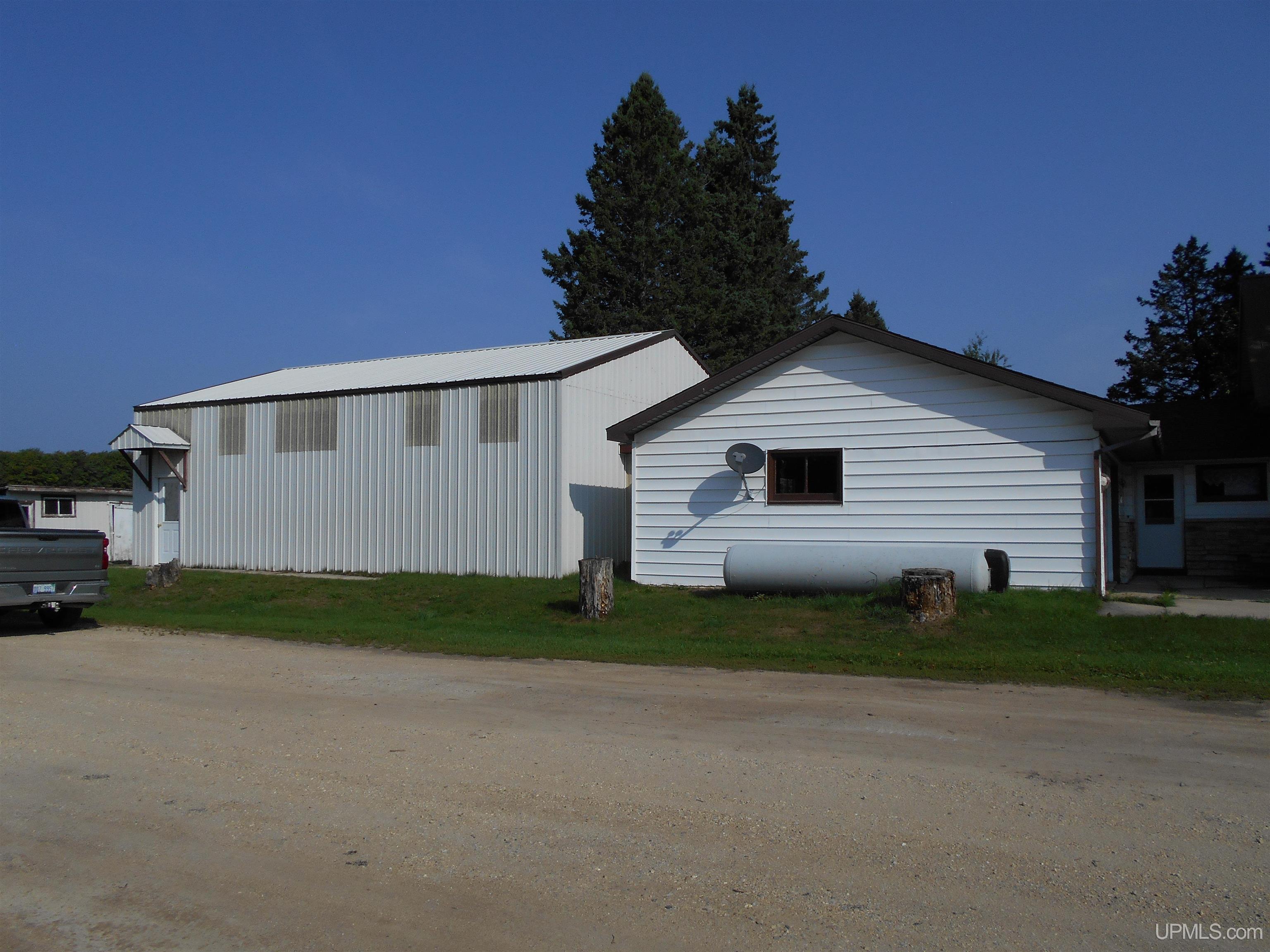 1727 N West Kendall Road Manistique, MI 49854 - Photo 5 of 49
